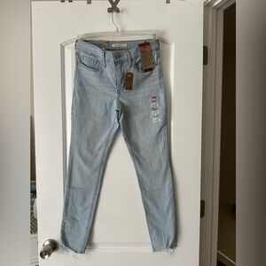 Levi Skinny shaping jeans 311- size 27